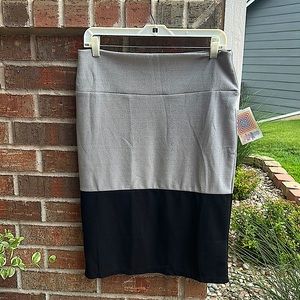 LulaRoe Ladies L ‘Cassie’ Gray & Black Skirt